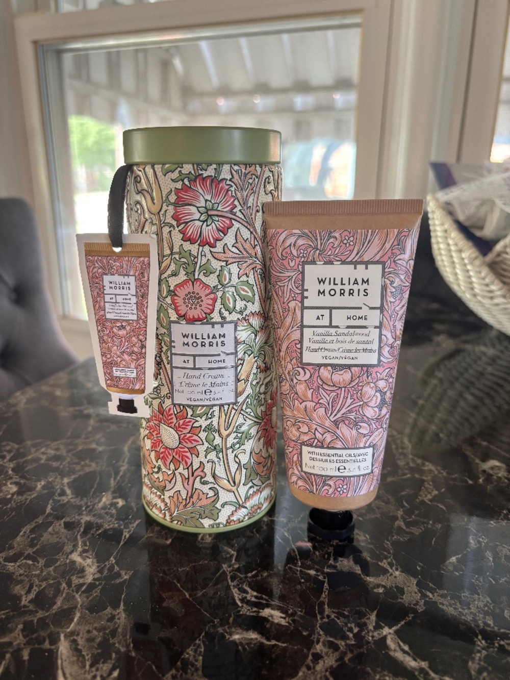 William Morris at Home Vanilla Sandalwood Hand Cream 3.4 oz Gift Tin Vegan NWT